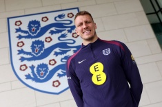 Дэн Бёрн в сборной Англии