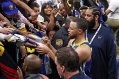 Стефен Карри снова разнёс всех