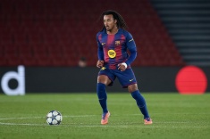 Кунде погонял мяч с местными пацанами в Бенине