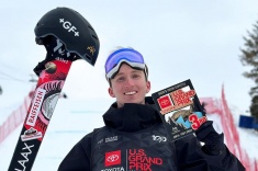 Лыжник сделал на одной ноге два потрясающих трюка