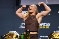 Почему Кайла Харрисон такая огромная?