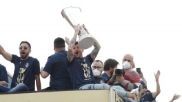 Болельщики «Вильярреала» празднуют победу в Лиге Европы