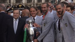Сборная Италии провела чемпионский парад в Риме