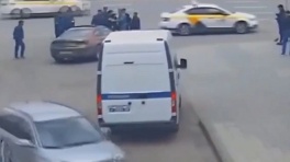 Асхаб Магомедов устроил потасовку с охранниками на парковке