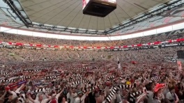 50 тыс. фанатов поддерживают «Айнтрахт» на домашнем стадионе