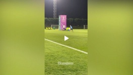 Как Агуэро забивал голы на тренировке сборной Аргентины
