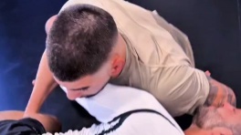 Илия Топурия показал, как тренирует грэпплинг