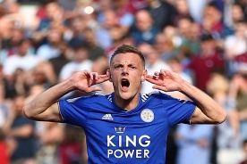 «Бёрнли» — «Лестер». Прогноз: Варди и Шмейхель продлят ужасную серию хозяев