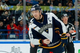 «Металлург» — «Амур». Прогноз: Мозякин и Козун дожмут уставших «тигров»