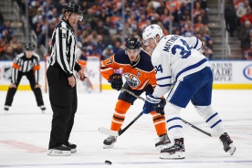 «Торонто» — «Эдмонтон». Прогноз: Мэттьюс не оставит шансов Макдэвиду и Драйзайтлю