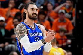 Стивен Адамс разорвёт трёхсекундную зону «Хьюстона»