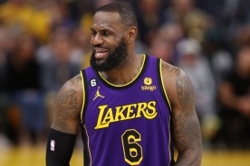 «Лос-Анджелес Лейкерс» — «Голден Стэйт Уорриорз». Леброну нельзя расслабляться