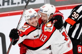 «Сибирь»‎ — «Автомобилист»‎. Прогноз: Дацюк и Доус найдут подход к заговорённому Сятери