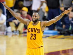 В матчах № 1 финалов НБА Леброн феерит редко, его команды тоже