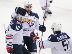 Идём на Восток: веселье в Магнитогорске, прагматизм в Омске