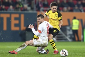 «Боруссия Д» — «Аугсбург», «Боруссия М» — «Шальке-04». Прогнозы на Бундеслигу