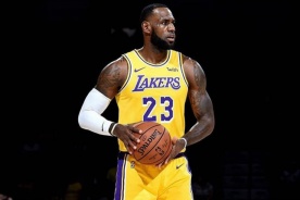 Леброн приведёт «Лейкерс» к победе в первом матче сезона