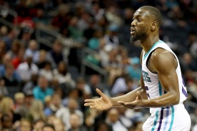 «Клипперс» закроют Кембу Уокера и с запасом одолеют «Шарлотт»