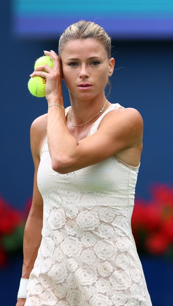Главная модница в теннисе — Камила Джорджи
