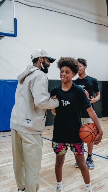 14-летний сын звезды НБА отжигает в двусторонке
