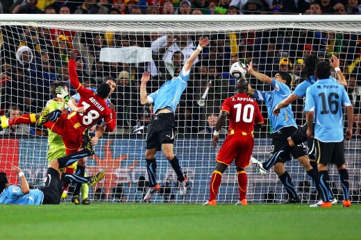 Крышесносный матч на ЧМ! Что стало с героями Уругвая и Ганы из 2010-го?