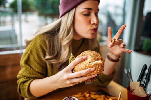 5 правил питания в фастфуде без вреда фигуре. Что делать, если рядом только вредная еда?