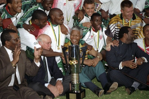 Апартеид чуть не убил футбол в ЮАР. Но вернулись триумфально — плакал даже Мандела