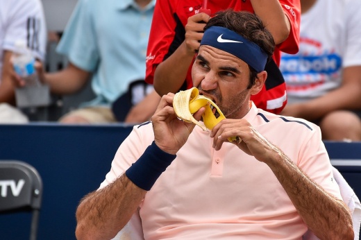 Для чего спортсменам нужно есть бананы? Теннисисты съедают их по пять штук за матч