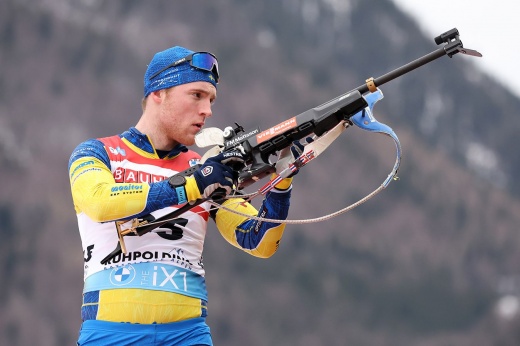 Чемпионат мира по биатлону – 2023: норвежец Йоханнес Бё посмеялся над шведом Самуэльссоном, провалившим эстафету