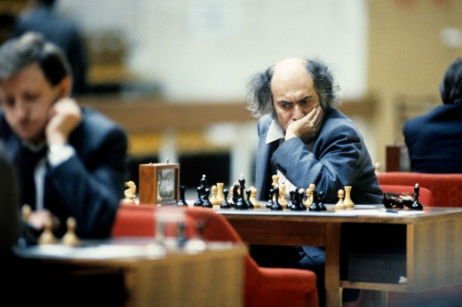 «Не знал, что они такие опасные!» Как советские шахматисты пережили пожар во время турнира