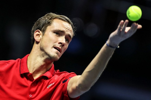 Даниил Медведев победил в 1/2 финала на турнире в Лос-Кабосе Миомира Кецмановича и удержал лидерство в рейтинге ATP