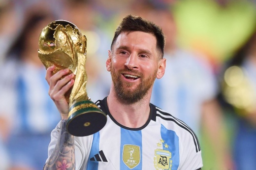 «Месси прожил волшебную ночь». Как прошёл первый матч Аргентины после победы на ЧМ-2022