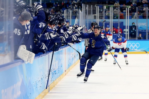 Хоккей на Олимпиаде-2022, видеообзоры матчей, турнирная таблица, расписание игр на 19 и 20 февраля