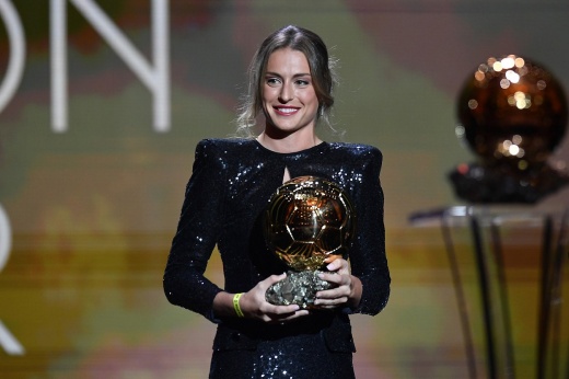 «Золотой мяч» — 2022: как меняются критерии вручения награды лучшему игроку мира, кто примет участие в голосовании