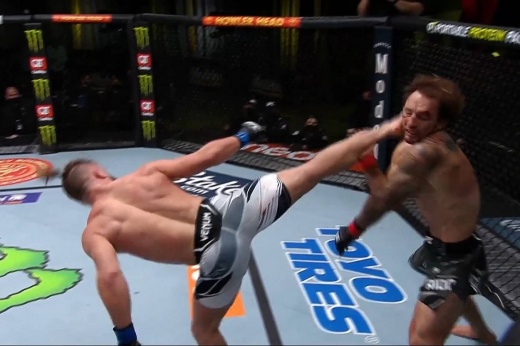 UFC Fight Night: Рафаэль дос Аньос – Рафаэль Физиев, как Атаман отправил в нокаут соперника в муай-тай, видео