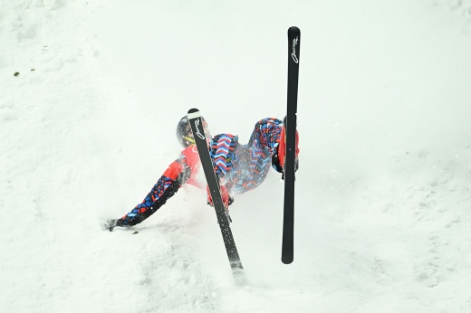 Российский лыжник шёл к золоту Олимпиады, но провалился. Драма Максима Бурова