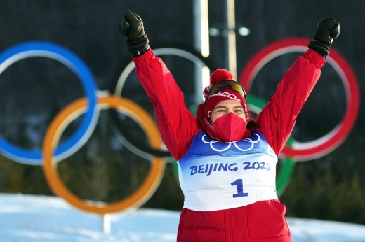 «Непряева — просто гордость!» Как в России радуются первой медали на Олимпиаде-2022