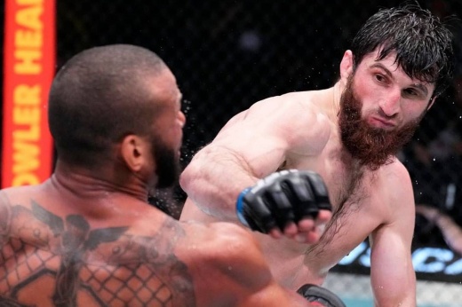 UFC Fight Night 203: Азамат Мурзаканов нокаутировал Тафона Нчакви летящим коленом в третьем раунде, видео