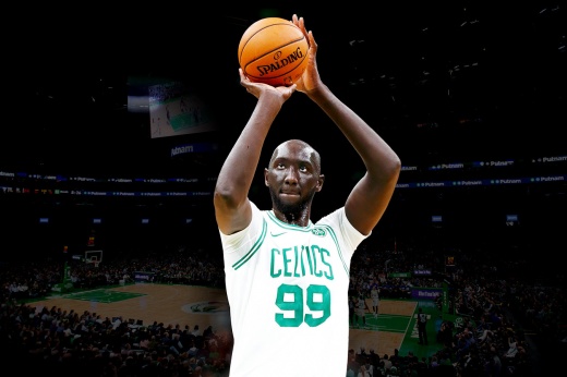Самый высокий баскетболист НБА кладёт трёхочковые броски. Удивительное зрелище
