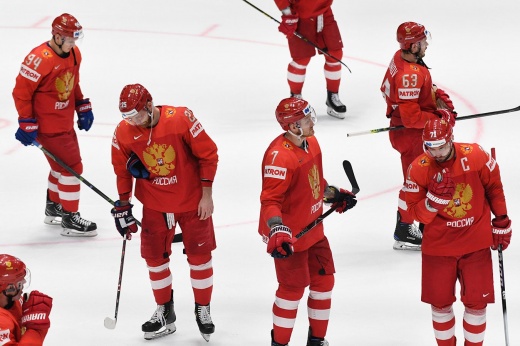 Болельщики сборной Чехии по хоккею принесли флаги Украины и флаги с провокацией в адрес России на чемпионате мира — 2022