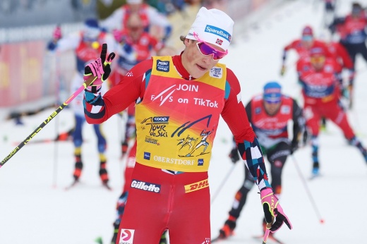 Позор на «Тур де Ски»: соперники даже не пытаются обыграть норвежца. В штаны наложили?