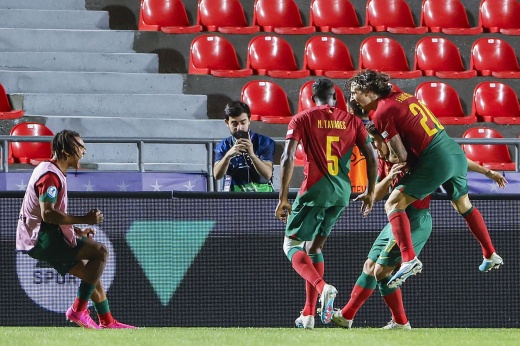 Португалия вышла в плей-офф Евро на 89-й минуте! Как же глупо подставился бельгиец