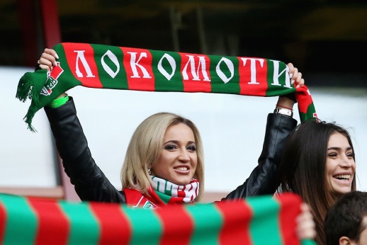 Кому больше идёт форма «Локомотива»? Бузова vs Костенко