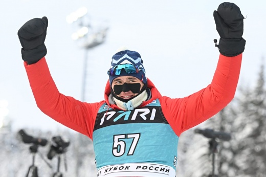 Драматичные итоги гонки на Кубке России по биатлону: Серохвостов выбросил лыжи, а судьбу золота решила секунда