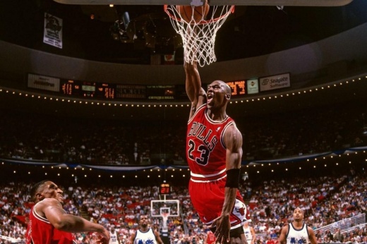 Легенда НБА Майкл Джордан заработал за год на продаже кроссовок $ 256 млн