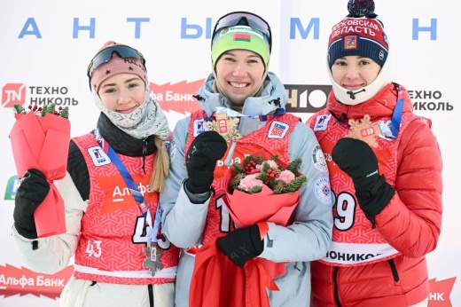 Россиянки проиграли первую гонку биатлонного сезона. Лучше всех с морозом справилась Сола