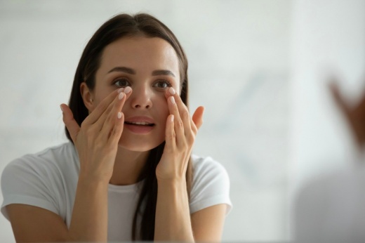 Действительно ли нужен крем для зоны вокруг глаз?