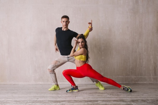 Стретчинг, упражнения на растяжку с примерами от Ильшата Шабаева, победителя шоу «Танцы» на ТНТ, тренировка на гибкость