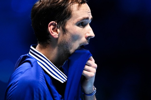 Даниил Медведев выиграл 1-й матч на турнире ATP-250 в Лос-Кабосе и пытается спасти своё лидерство в рейтинге