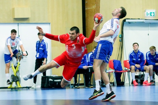 Российских гандболистов удивил 18-летний фарерский вундеркинд. Но сенсации не случилось